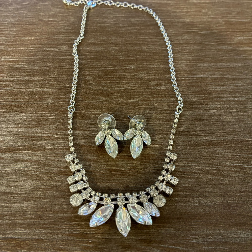 Elegant Silver Rhinestone Necklace and Earring Set